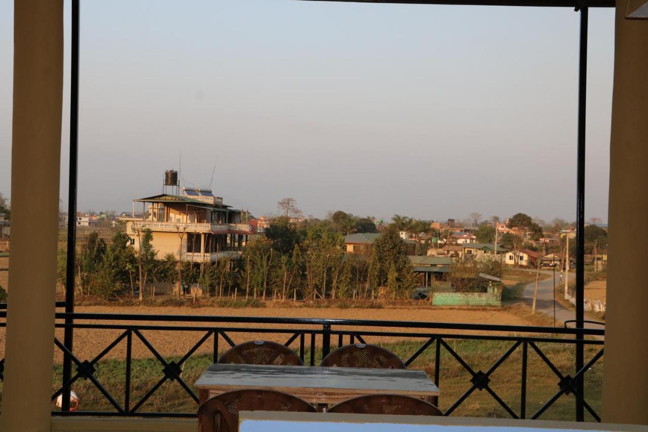Hotel National Park- A Peaceful Family Home Where You Can Stay Peace And Enjoy And Organize The Wildlife Safari Chitwan Exterior photo