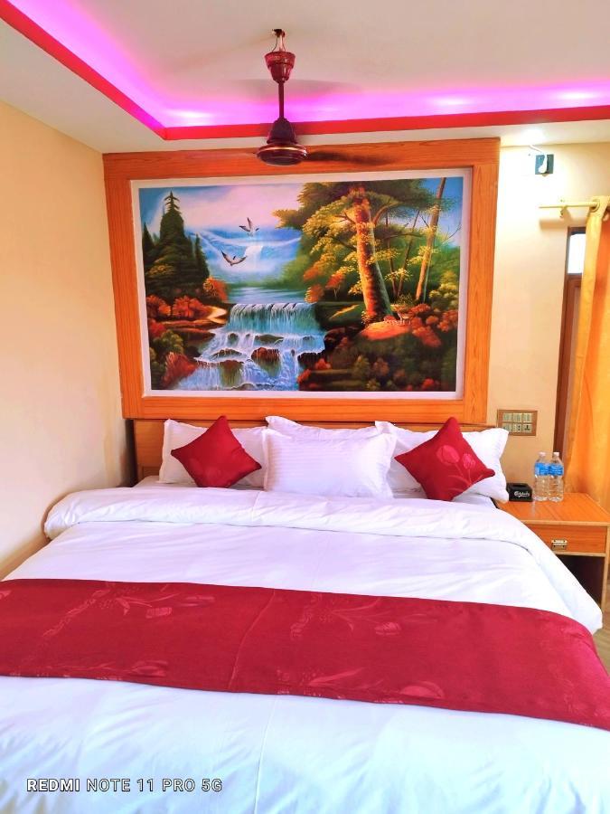 Hotel National Park- A Peaceful Family Home Where You Can Stay Peace And Enjoy And Organize The Wildlife Safari Chitwan Exterior photo