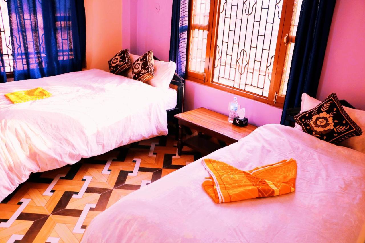 Hotel National Park- A Peaceful Family Home Where You Can Stay Peace And Enjoy And Organize The Wildlife Safari Chitwan Exterior photo