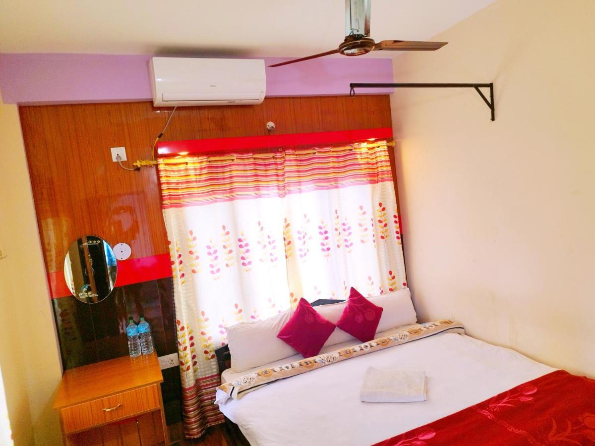 Hotel National Park- A Peaceful Family Home Where You Can Stay Peace And Enjoy And Organize The Wildlife Safari Chitwan Exterior photo