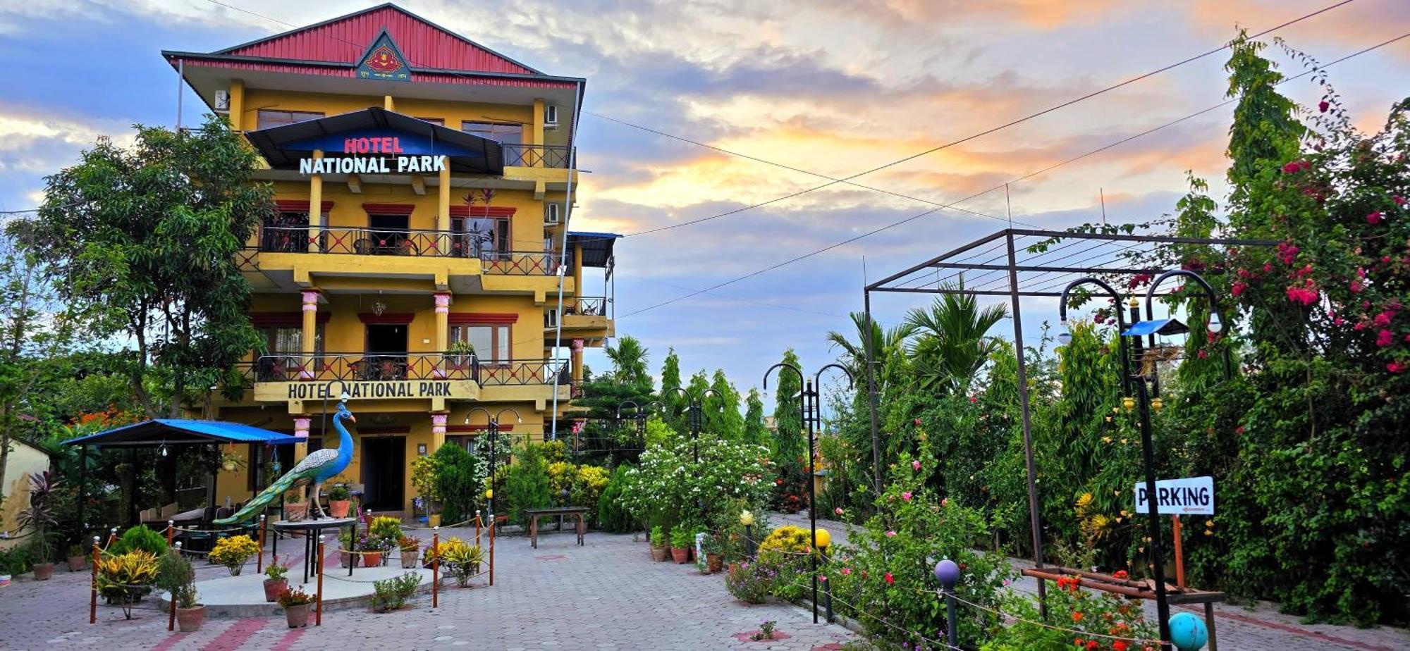 Hotel National Park- A Peaceful Family Home Where You Can Stay Peace And Enjoy And Organize The Wildlife Safari Chitwan Exterior photo